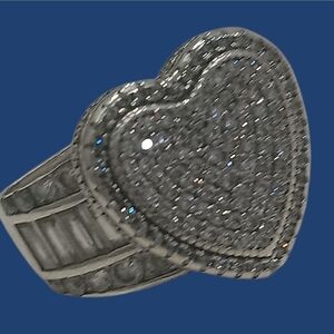 Elegant Silver Heart Ring